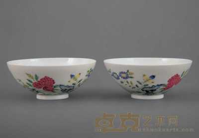 清雍正 粉彩花卉纹碗（一对） 直径14cm